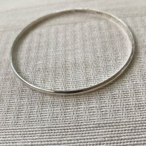 NWOT STERLING SILVER BANGLE BRACELET